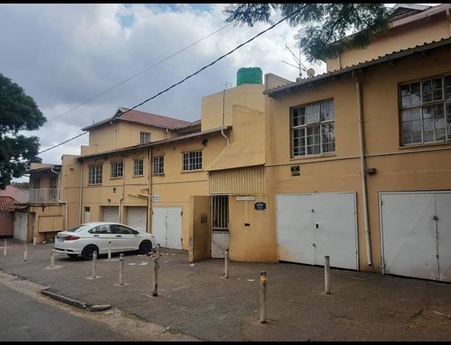 2 BEDROOM APARTMENT FOR SALE IN YEOVILLE